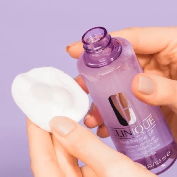 Clinique Take The Day Off Makeup Remover (1.7 Fl Oz) - Picture 2 of 2